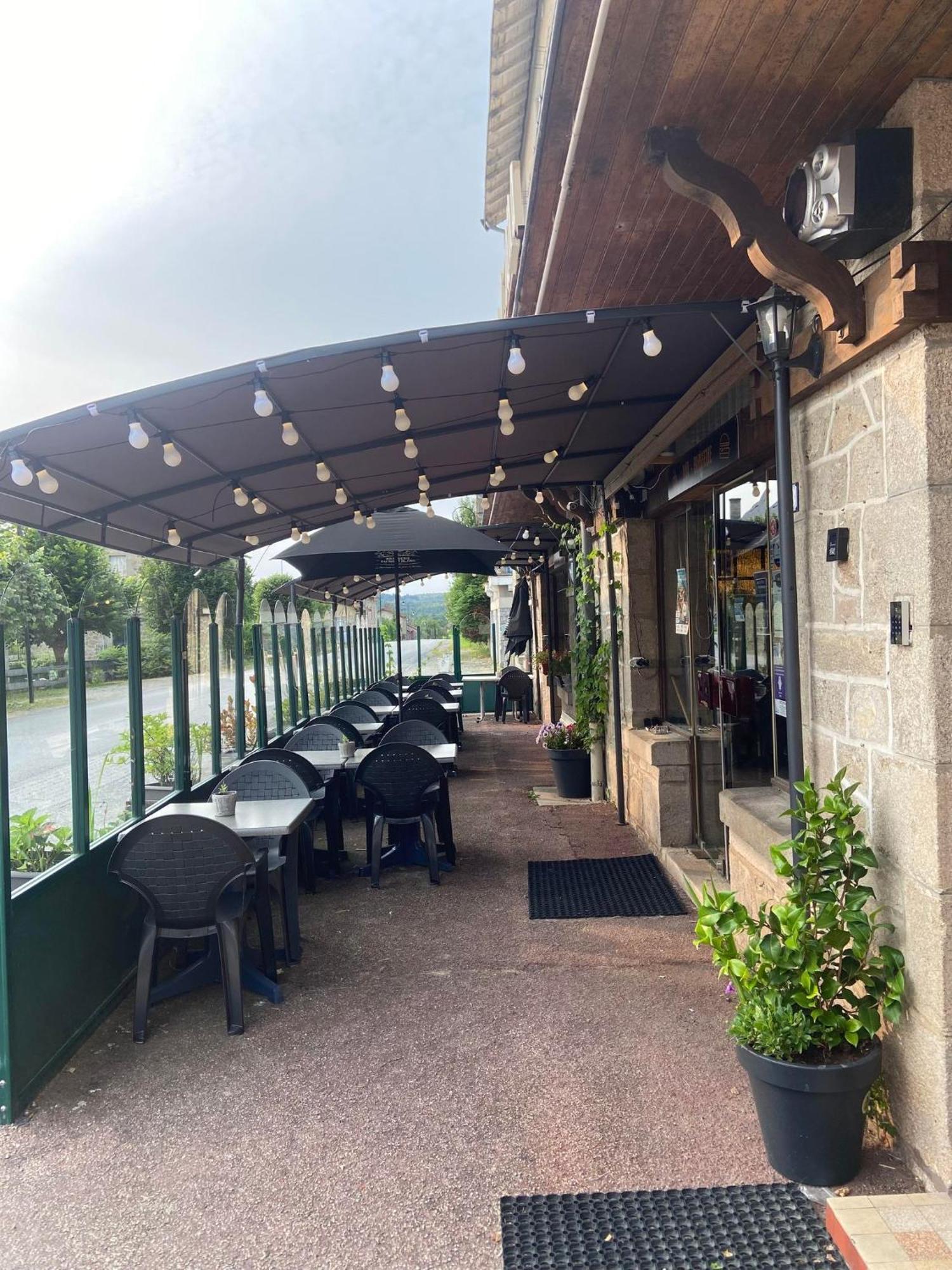 Auberge Du Bois De L'Etang - Motel Les Tilleuls Peyrat-le-Chateau Exterior photo